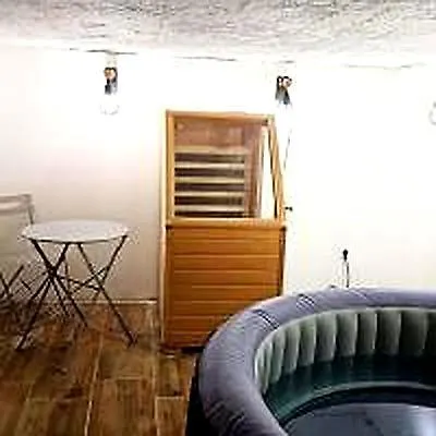 Renove Avec Acces Grand Jardin, Spa-jacuzzi, Sauna Commun *