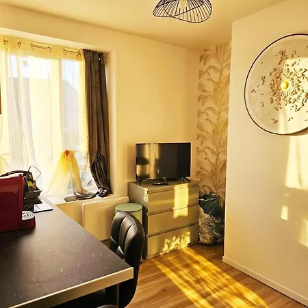 Renove Avec Acces Grand Jardin, Spa-jacuzzi, Sauna Commun Lejlighed *
