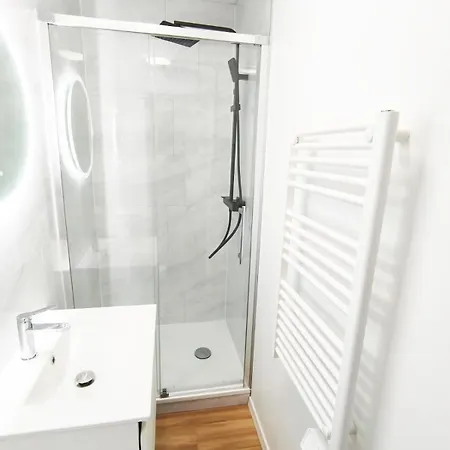 Renove Avec Acces Grand Jardin, Spa-jacuzzi, Sauna Commun Lejlighed Outreau